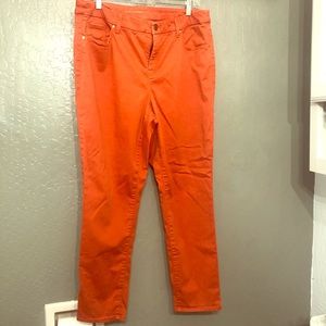 Chico’s so slimming girlfriend ankle pants